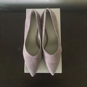 New 1. STATE Jact Suede Heel Grey Sz 8